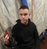 Юный пилот Богдан Кшечковский рассказывает об устройстве крыла параплана.